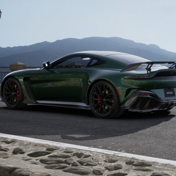 How We’d Spec Out a 2022 Aston Martin Vantage